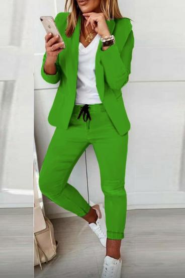 Elegancki monochromatyczny garnitur Estrena w kolorze zielonym