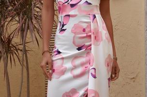 Elegancka sukienka midi w kwiatowy print, kolor różowy