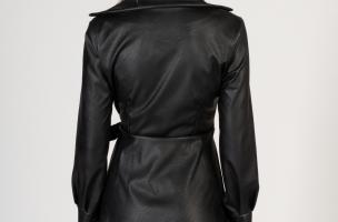 Elegancka sukienka mini z imitacji skóry Pellita, czarna