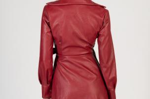 Elegancka mini sukienka ze sztucznej skóry Pellita, czerwona
