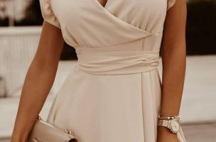 Elegancka mini sukienka z falbankami Favinna, beżowa
