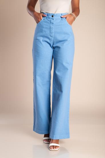 Jeansy z szerokimi nogawkami w kolorze jasnoniebieskim