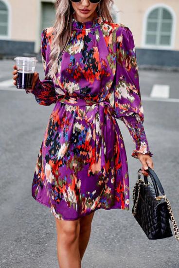 Elegancka sukienka mini z nadrukiem w kolorze liliowym