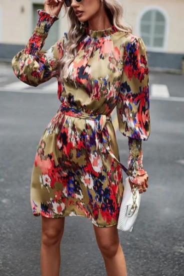 Elegancka sukienka mini z nadrukiem w kolorze beżowym