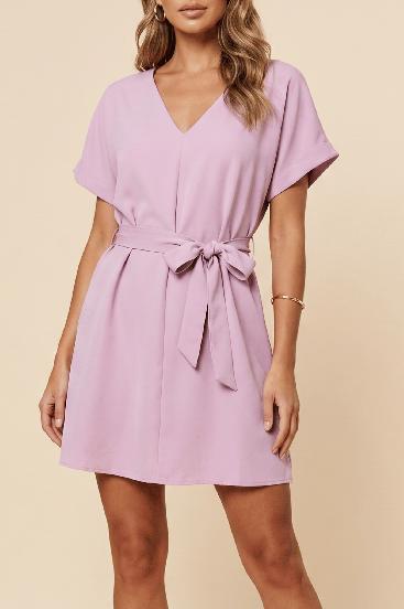 Elegancka mini sukienka z szerokimi rękawami, różowa