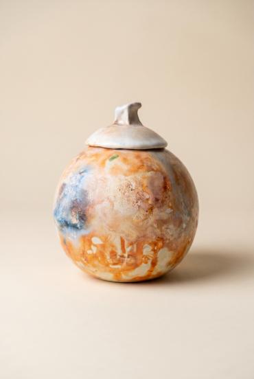 Ręcznie robiony ceramiczny wazon z malowaniem i pokrywką