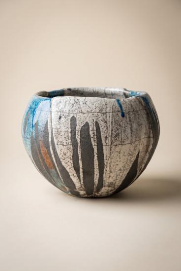 Ręcznie robiony ceramiczny talerz z malowidłem