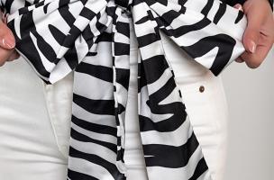 Elegancka bluzka z nadrukiem Roveretta, czarno-biała