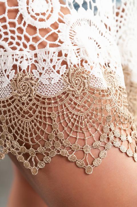 Koronkowa letnia mini sukienka Selfoss, biała