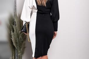 Elegancka sukienka midi z geometrycznym nadrukiem w kolorze czarno-białym