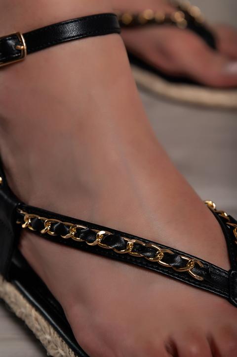 Sandały z płaską podeszwą z ozdobnym łańcuszkiem, czarne