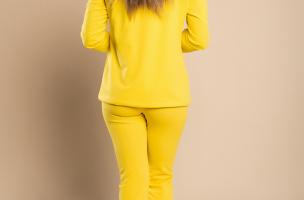 Elegancki monochromatyczny garnitur Estrena w kolorze żółtym