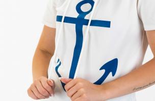 Sportowy dres z nadrukiem kotwice Aisla, biało niebieski
